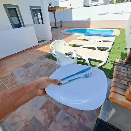 Linda Con Piscina Privada Willa Playa Blanca (Lanzarote)