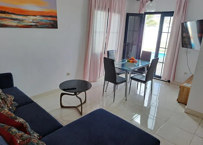 Linda Con Piscina Privada Villa Playa Blanca (Lanzarote)