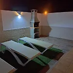 Linda Con Piscina Privada فيلة *