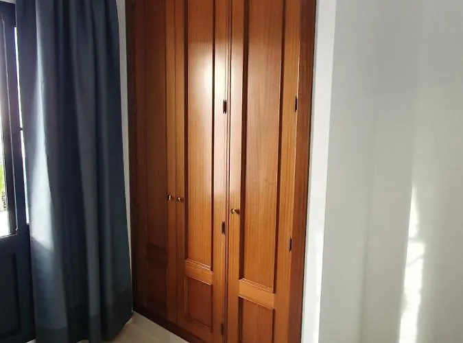 Linda Con Piscina Privada فيلة